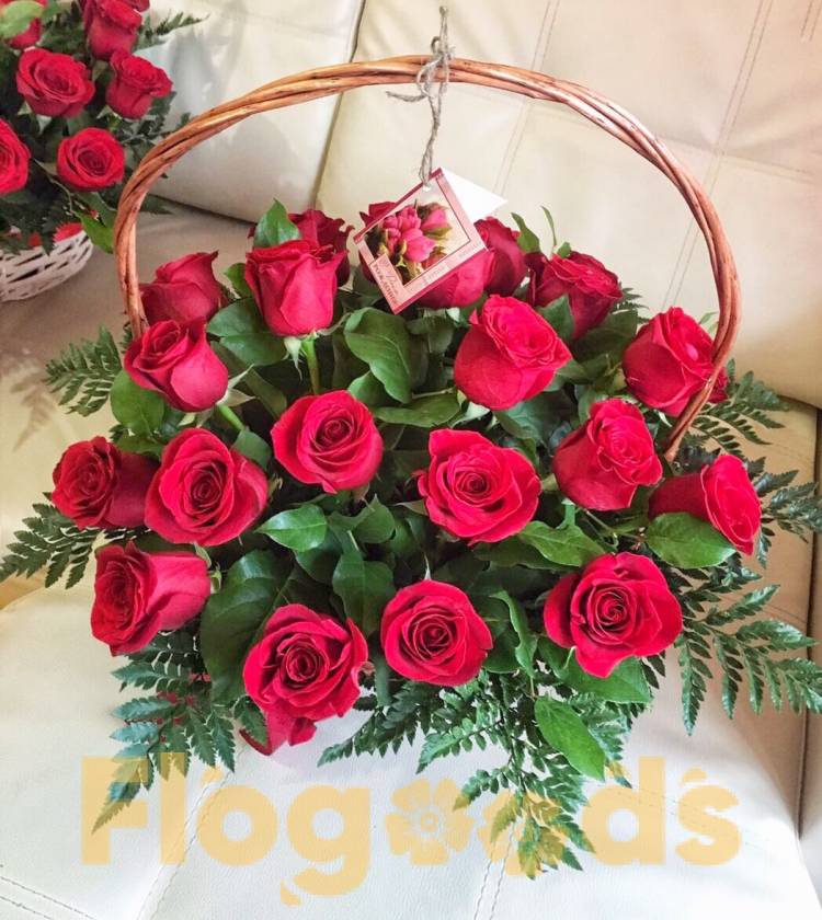 Корзина «Донна роза» за 12 300 руб.